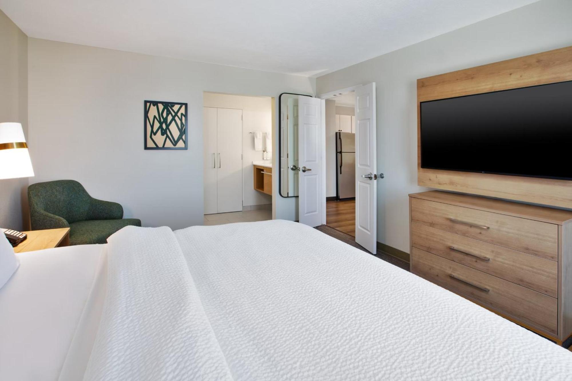 Staybridge Suites Omaha 80Th And Dodge By Ihg Εξωτερικό φωτογραφία