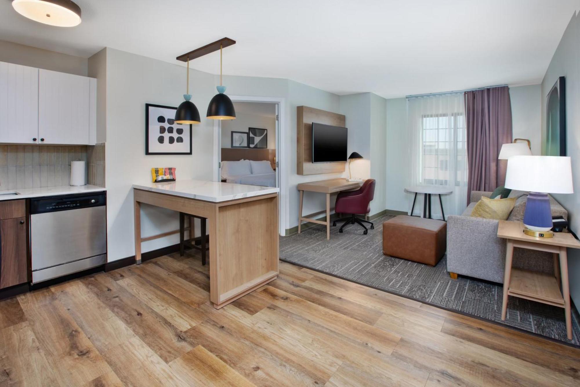 Staybridge Suites Omaha 80Th And Dodge By Ihg Εξωτερικό φωτογραφία