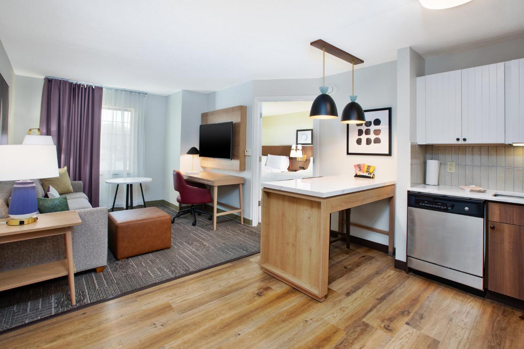 Staybridge Suites Omaha 80Th And Dodge By Ihg Εξωτερικό φωτογραφία