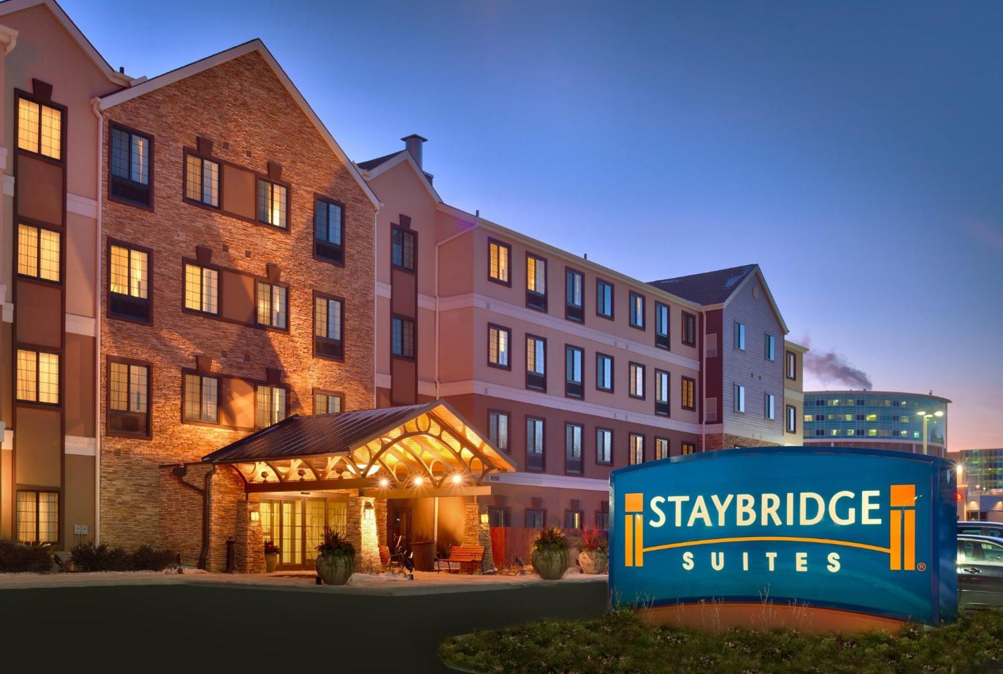 Staybridge Suites Omaha 80Th And Dodge By Ihg Εξωτερικό φωτογραφία
