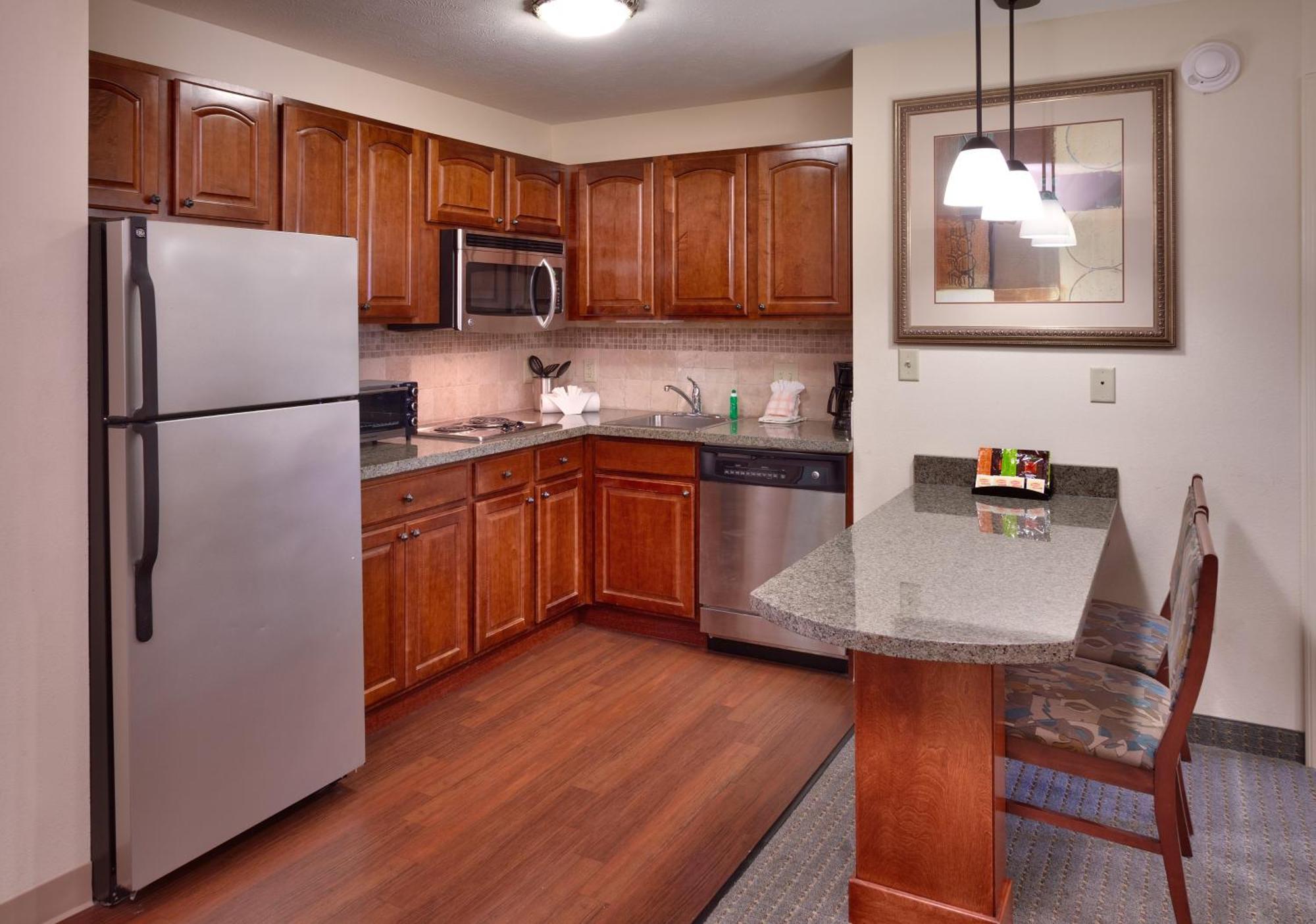 Staybridge Suites Omaha 80Th And Dodge By Ihg Εξωτερικό φωτογραφία