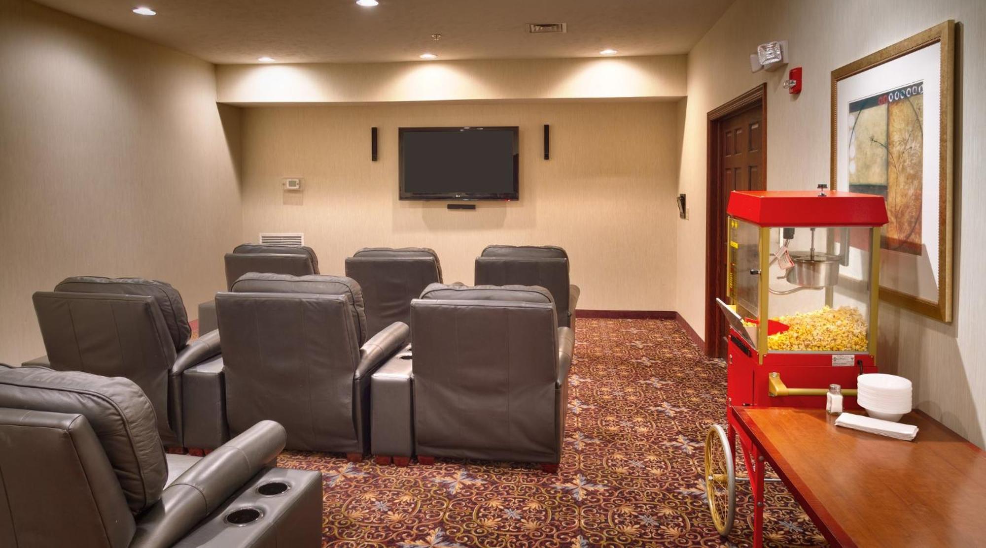 Staybridge Suites Omaha 80Th And Dodge By Ihg Εξωτερικό φωτογραφία