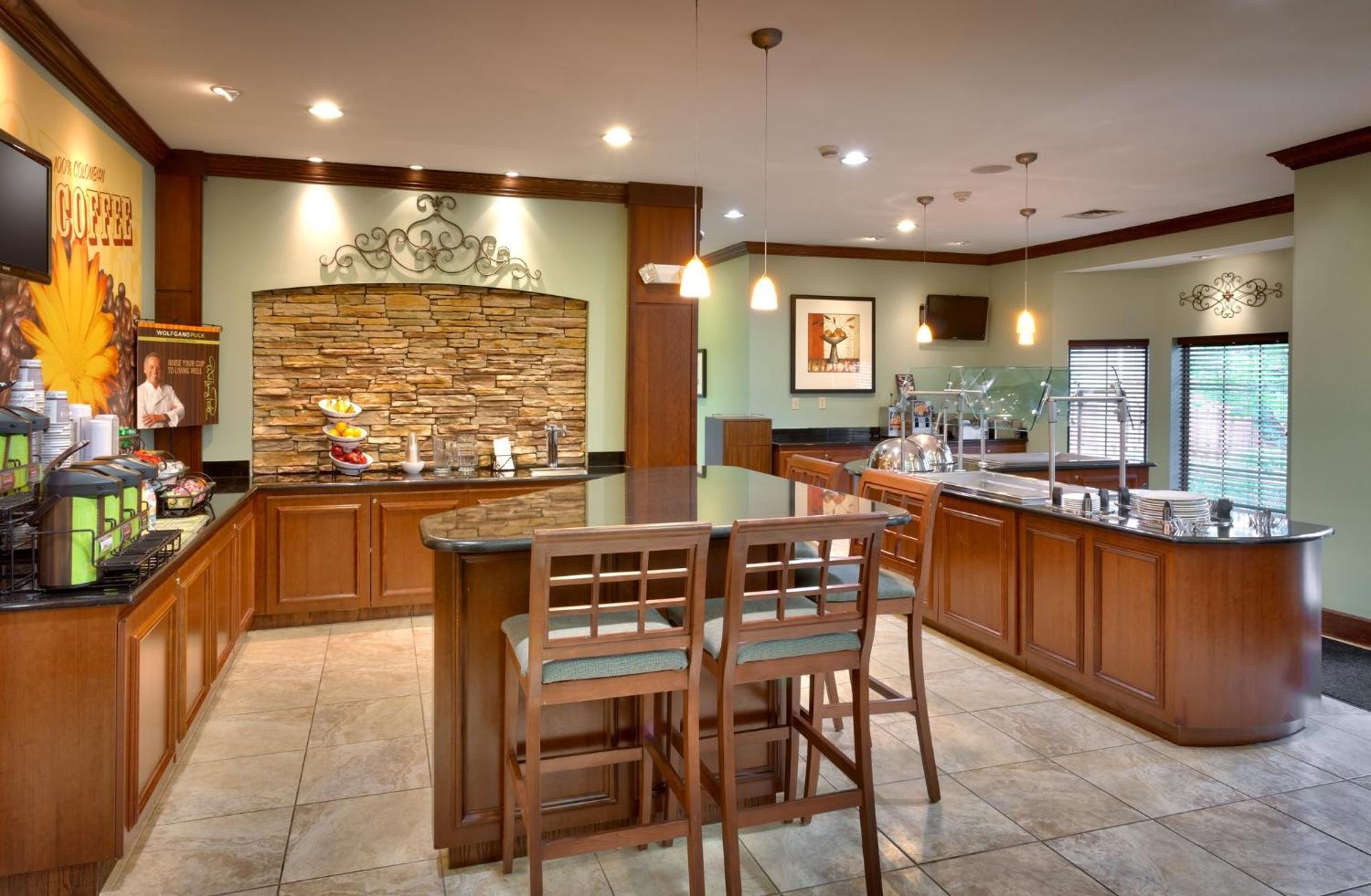 Staybridge Suites Omaha 80Th And Dodge By Ihg Εξωτερικό φωτογραφία