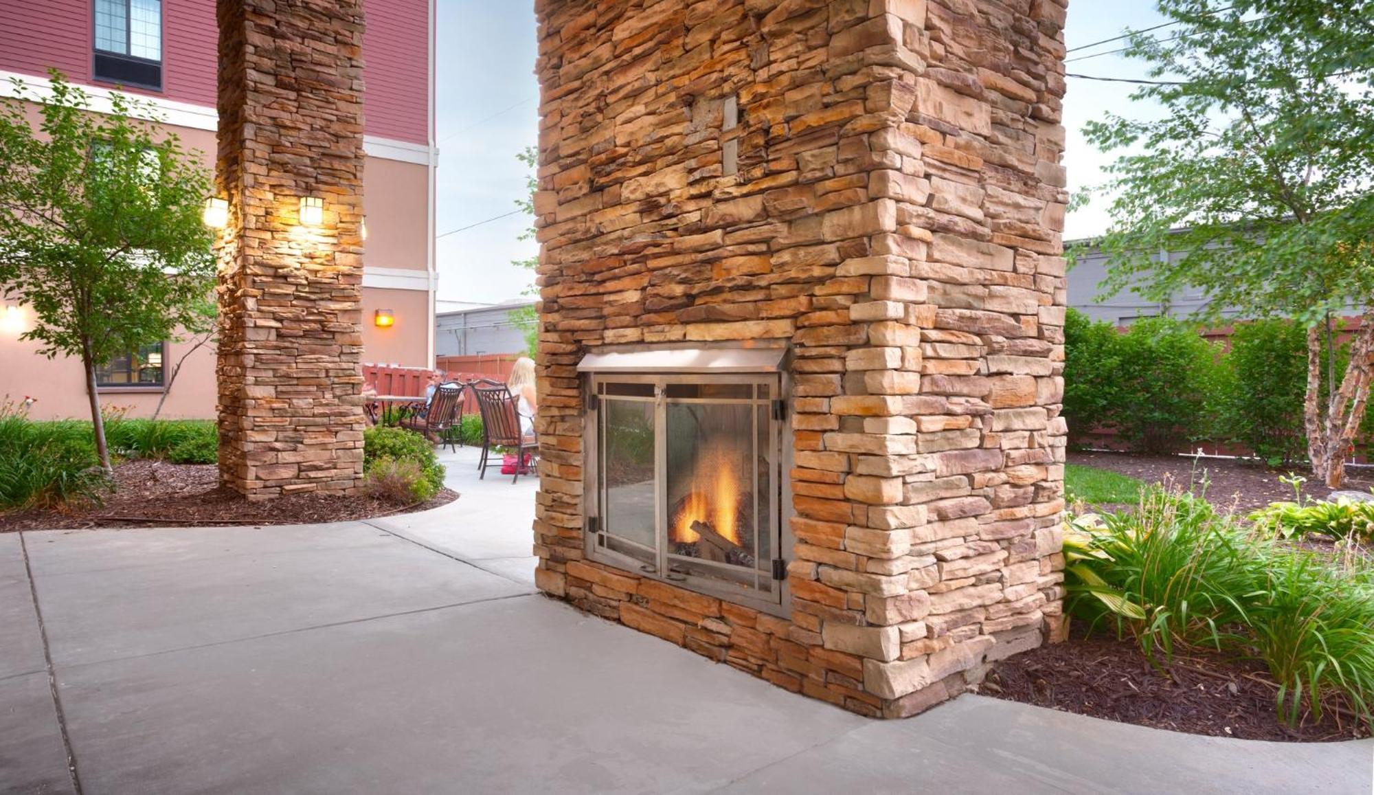 Staybridge Suites Omaha 80Th And Dodge By Ihg Εξωτερικό φωτογραφία