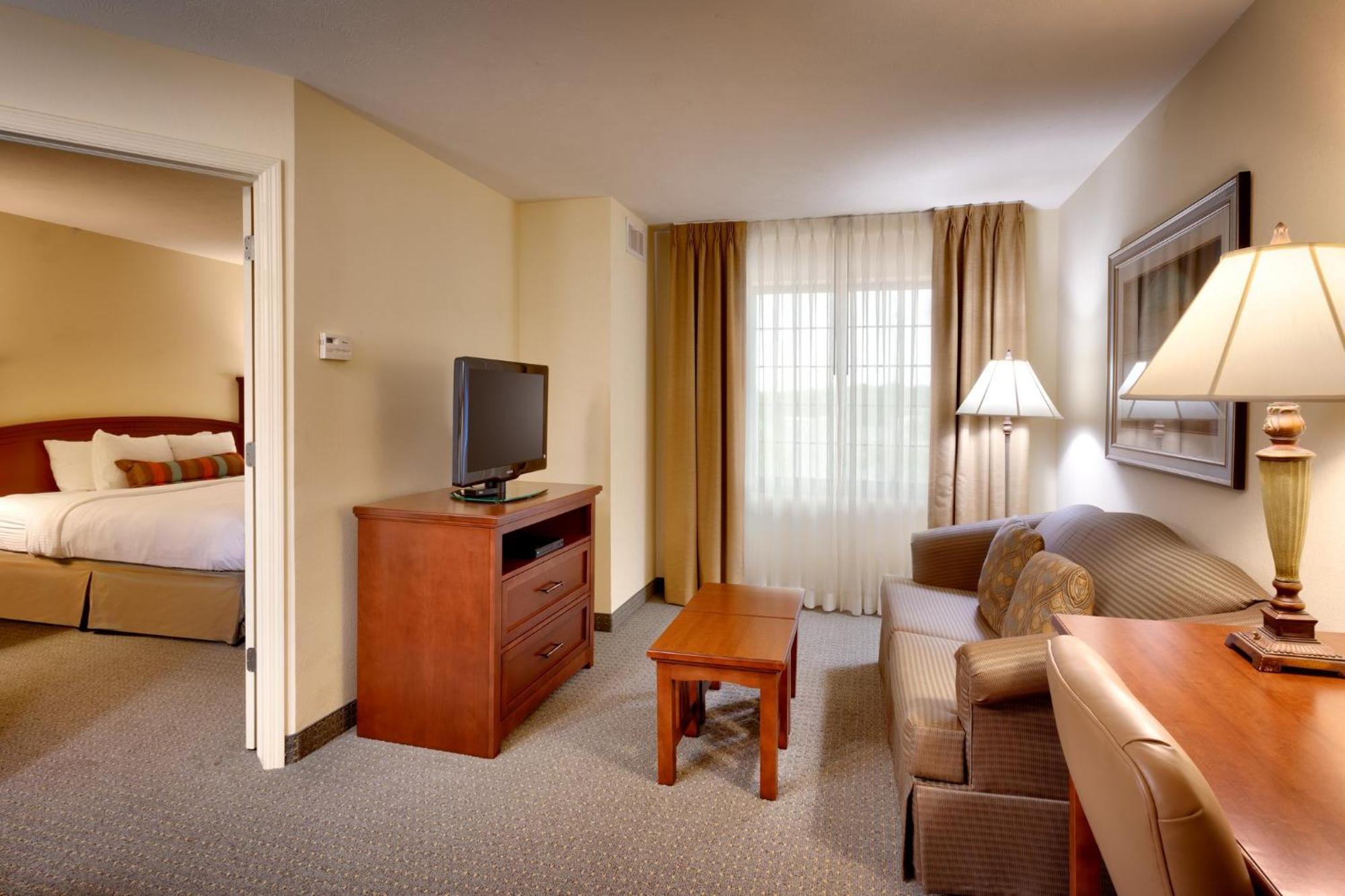 Staybridge Suites Omaha 80Th And Dodge By Ihg Εξωτερικό φωτογραφία