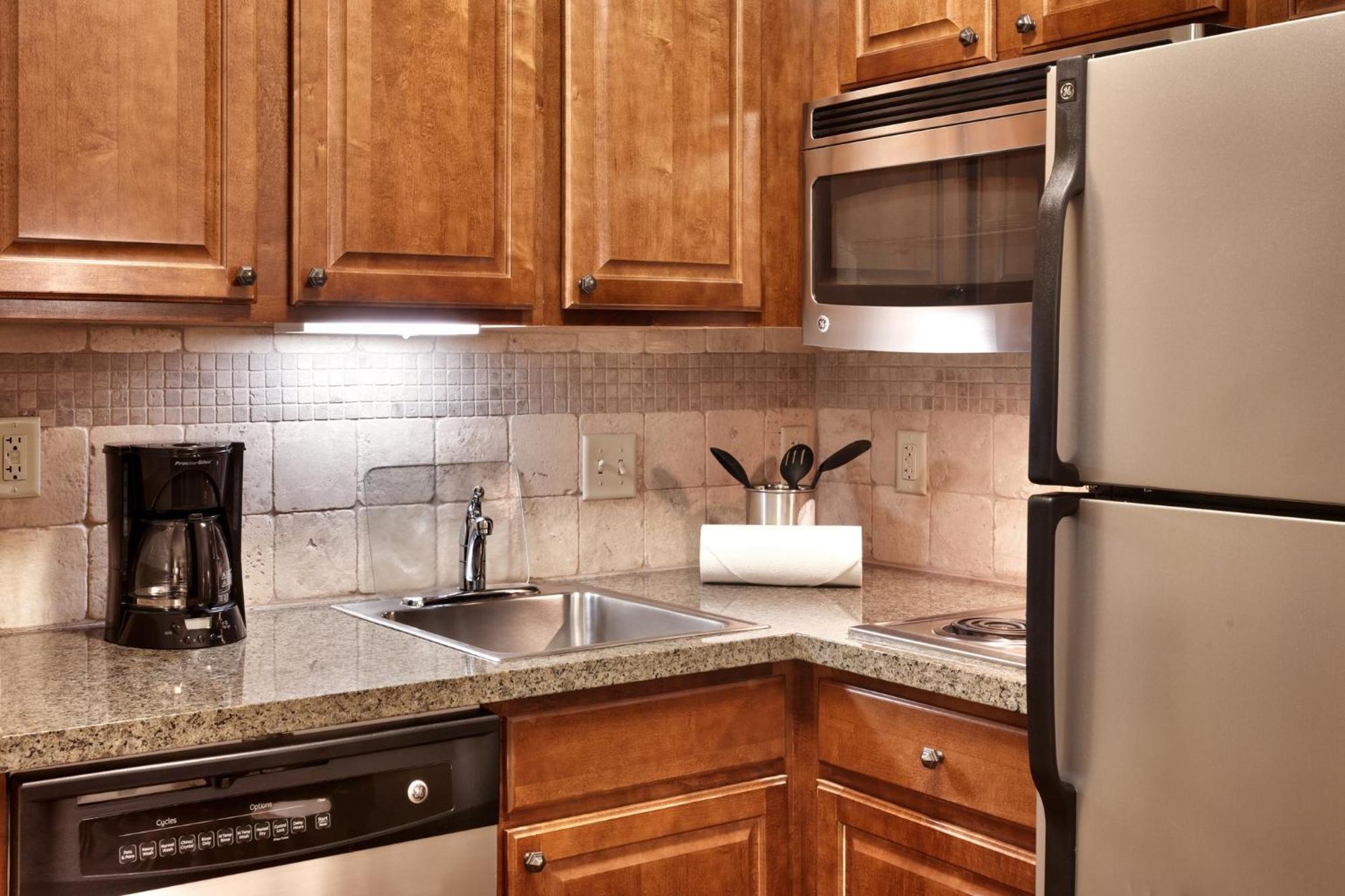Staybridge Suites Omaha 80Th And Dodge By Ihg Εξωτερικό φωτογραφία